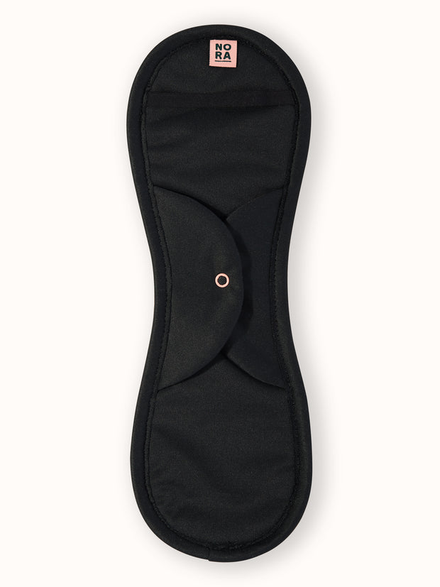 Maxi black pad front